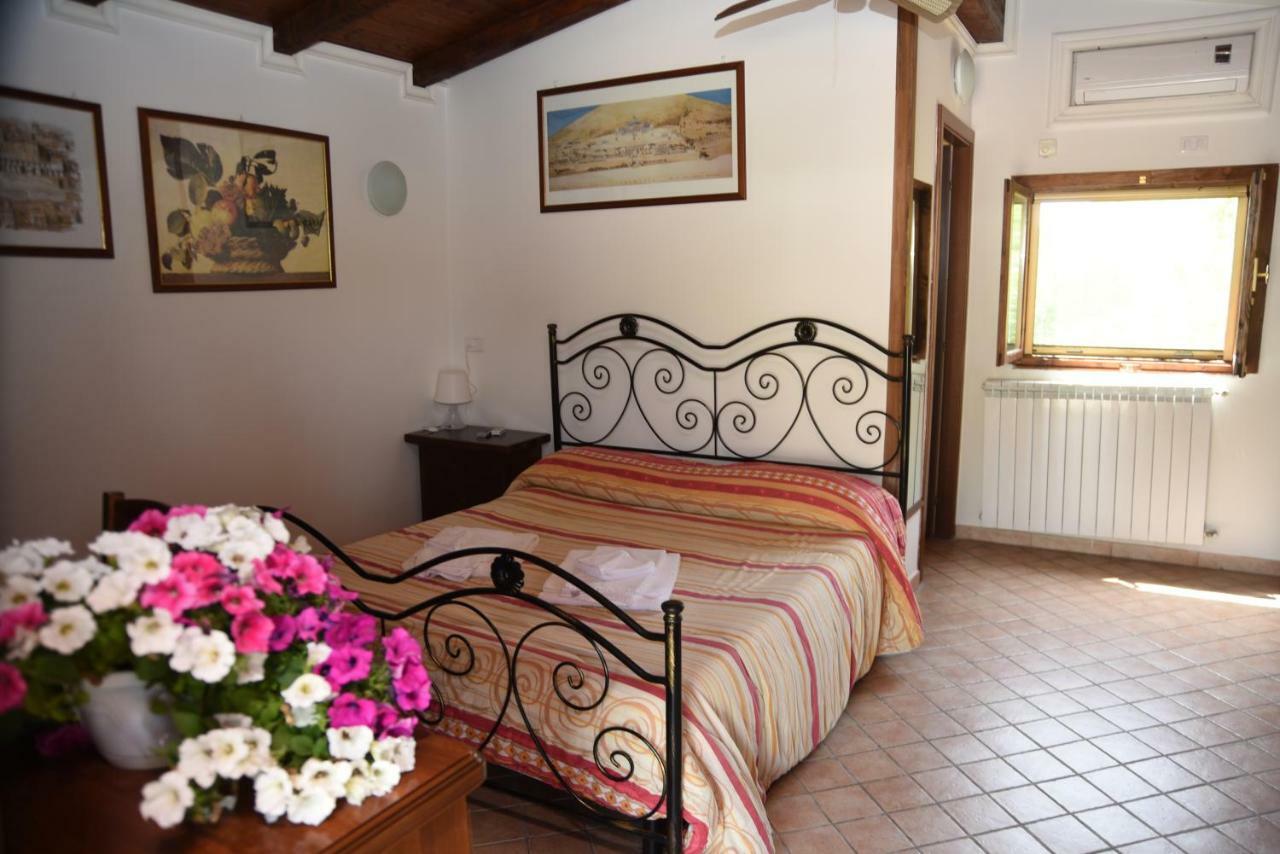 Agriturismo Casale Pepe Villa ปาเลสตรินา ภายนอก รูปภาพ